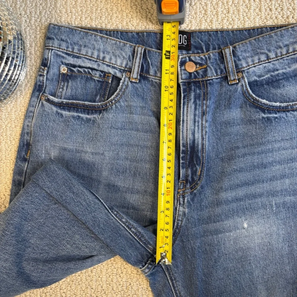 BDG Urban Outfitters Loose Straight Leg Jeans,‎ Medium Wash, Ripped, Size 30
